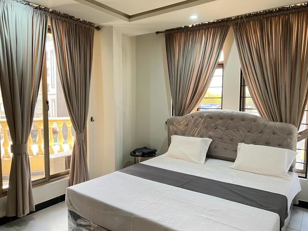Northern Suites Bahria Town 拉瓦尔品第 外观 照片