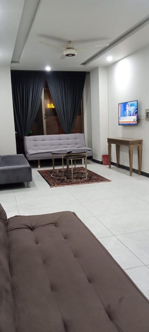 Northern Suites Bahria Town 拉瓦尔品第 外观 照片