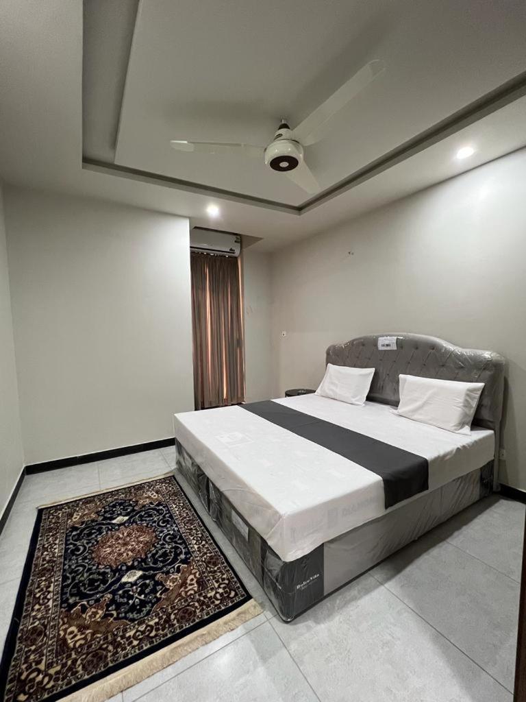 Northern Suites Bahria Town 拉瓦尔品第 外观 照片
